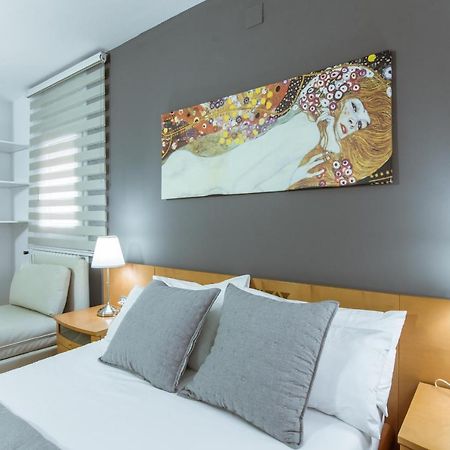 Two Bedroom Townhouse Within 10Min Walk From Beach Barcelona Exterior photo