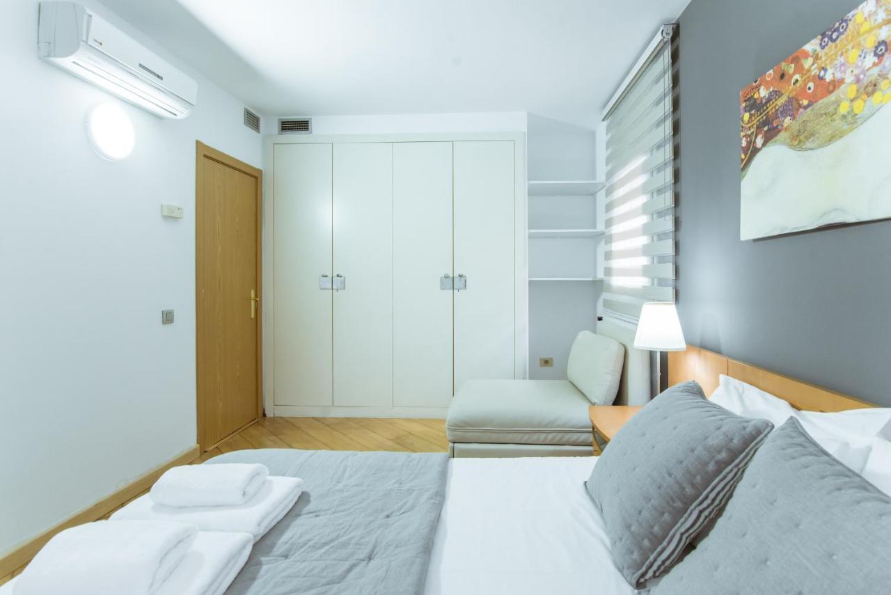 Two Bedroom Townhouse Within 10Min Walk From Beach Barcelona Exterior photo