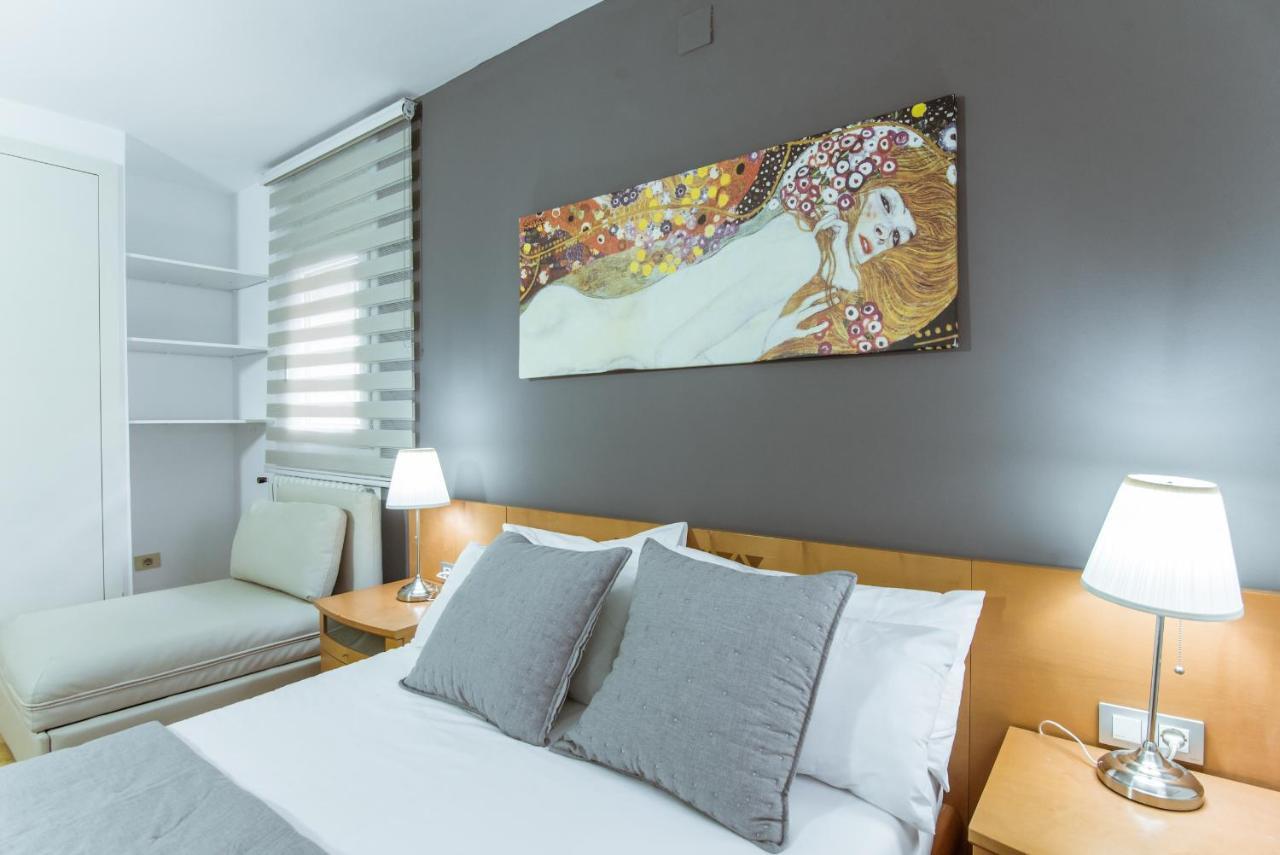 Two Bedroom Townhouse Within 10Min Walk From Beach Barcelona Exterior photo