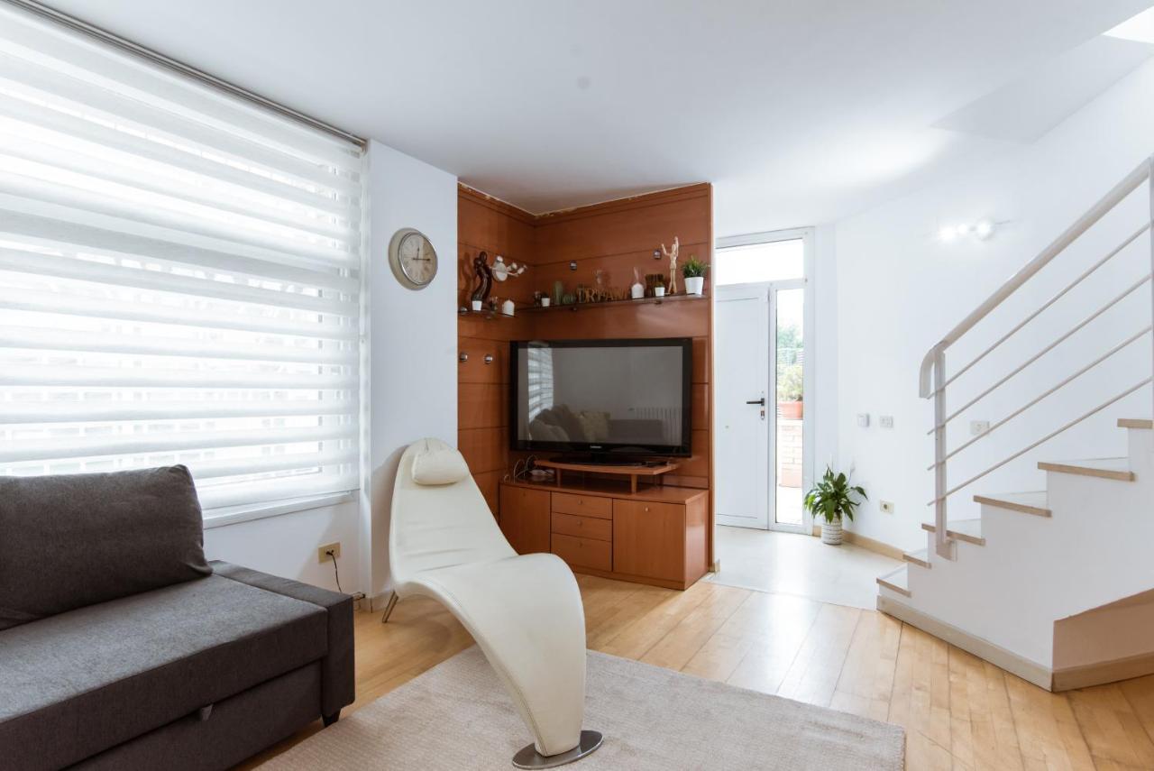 Two Bedroom Townhouse Within 10Min Walk From Beach Barcelona Exterior photo