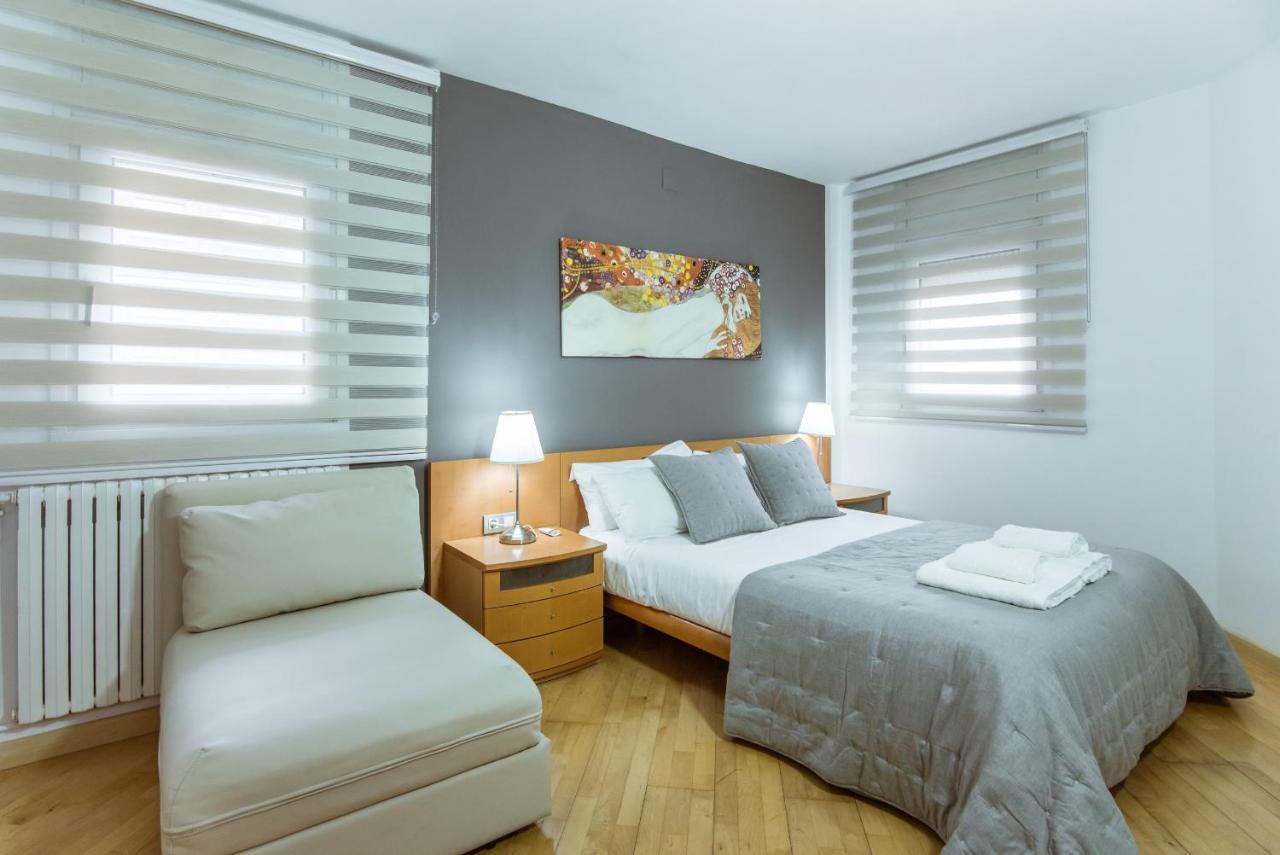 Two Bedroom Townhouse Within 10Min Walk From Beach Barcelona Exterior photo