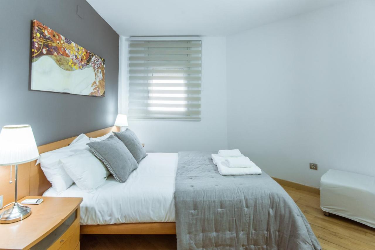 Two Bedroom Townhouse Within 10Min Walk From Beach Barcelona Exterior photo