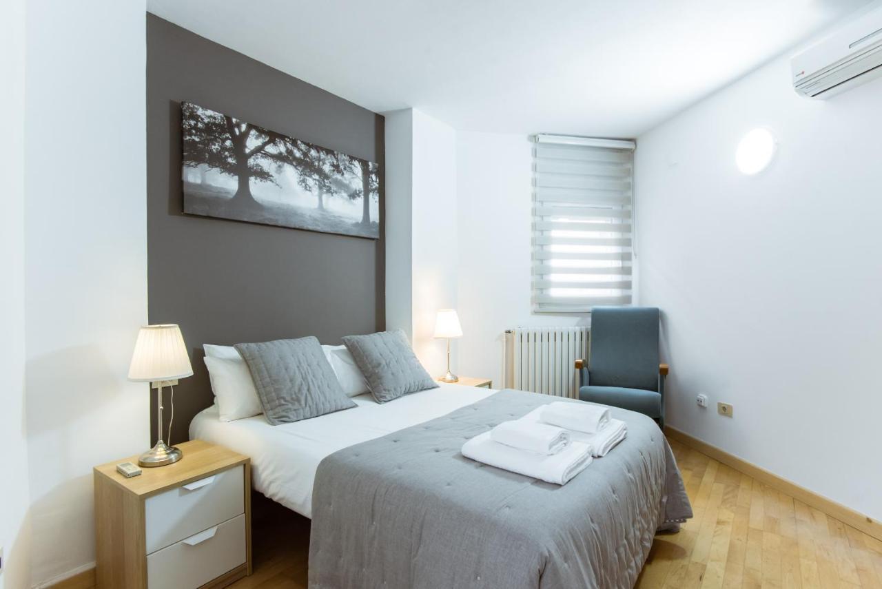 Two Bedroom Townhouse Within 10Min Walk From Beach Barcelona Exterior photo