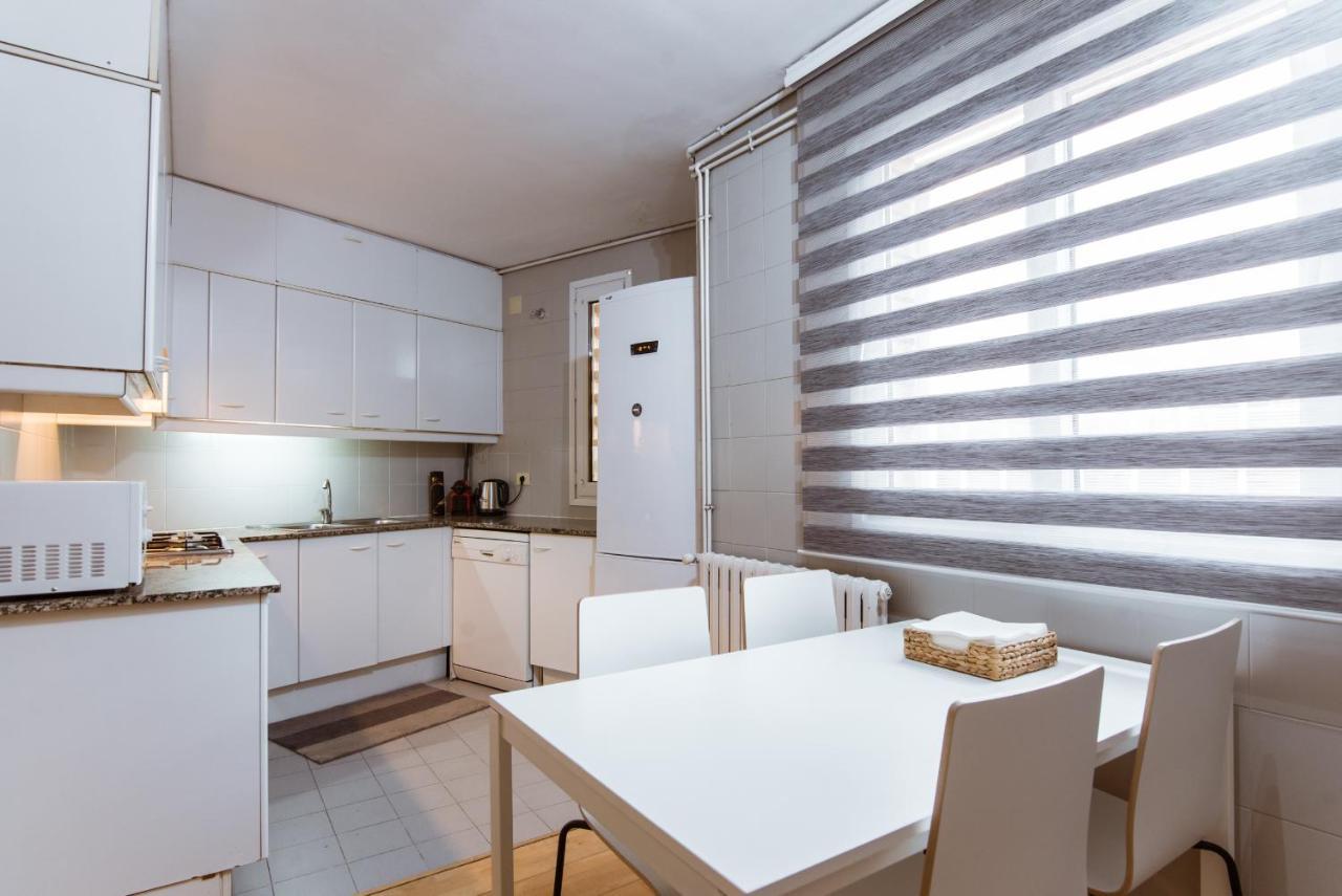 Two Bedroom Townhouse Within 10Min Walk From Beach Barcelona Exterior photo
