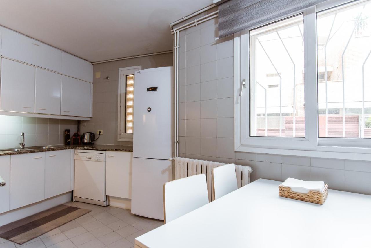 Two Bedroom Townhouse Within 10Min Walk From Beach Barcelona Exterior photo
